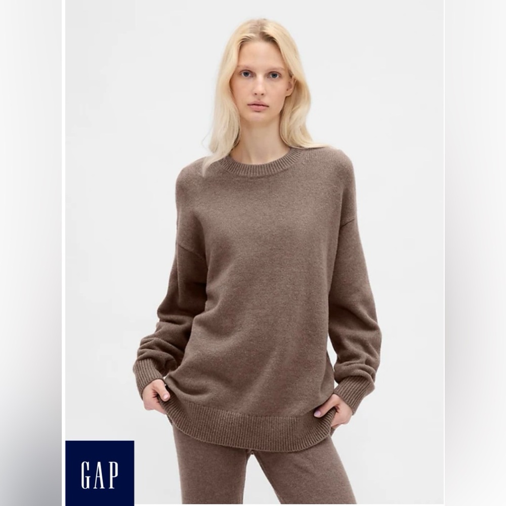 GAP Women's Cashsoft Sweater Joggers and Sweatshirt Set Toasted Almond Small